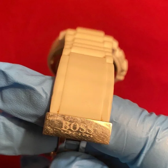 Hugo Boss White -Out Watch collection was just fixed new battery and - Picture 6 of 9